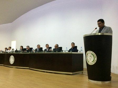 Prof. Fábio Máximo, do curso de Design, representou os paraninfos da FT em seu discurso.